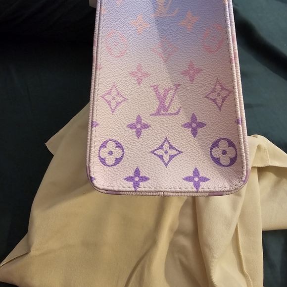 Louis Vuitton Sunrise Pastel OTG PM BNIB - Picture 7 of 13